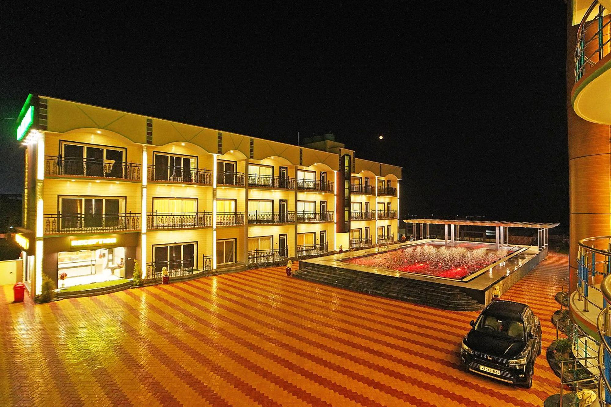 India Beach Resort !! Front Sea View !! Мандармони Екстериор снимка